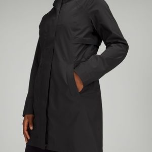 Lululemon rain rebel size 14